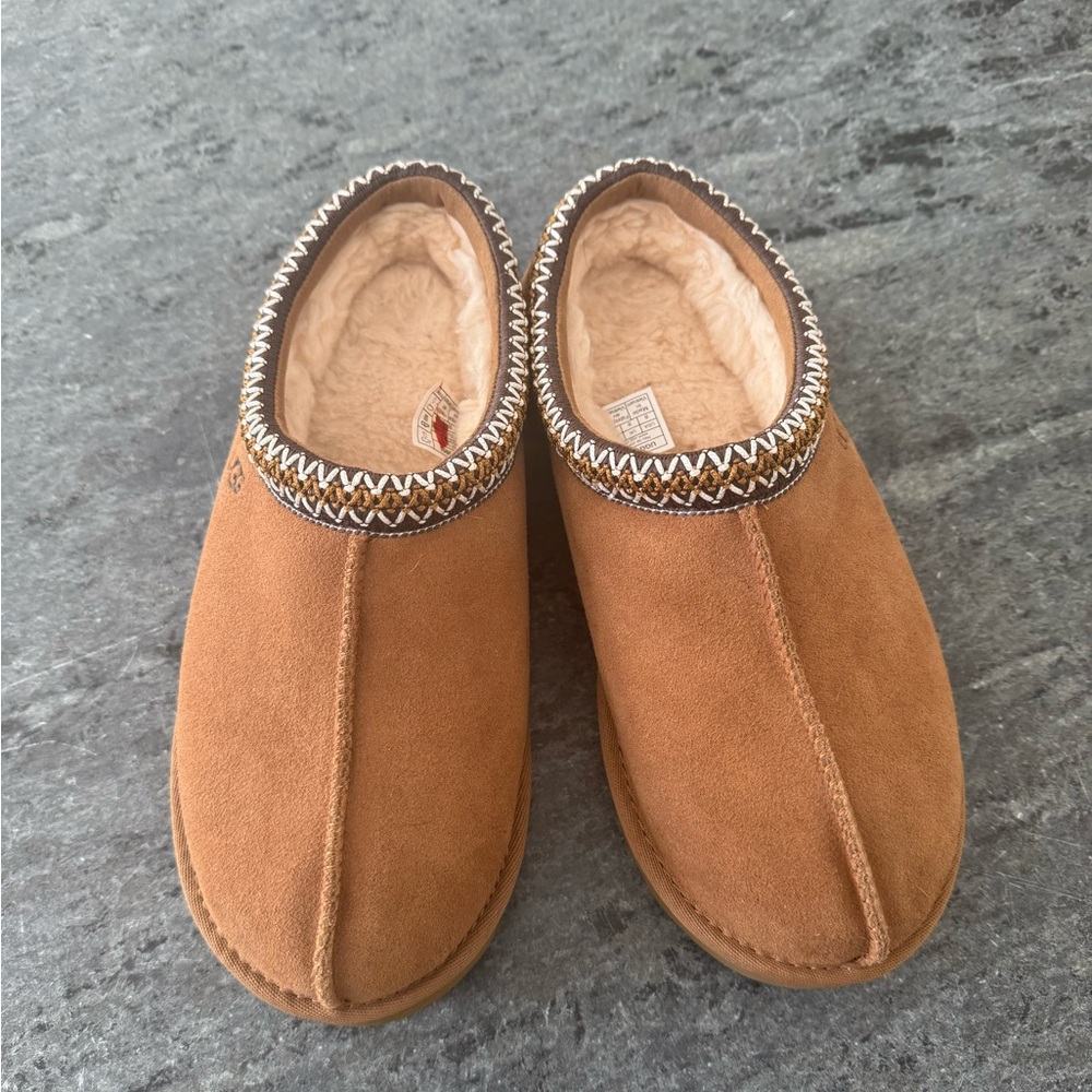 Ugg Tasman in Chestnut